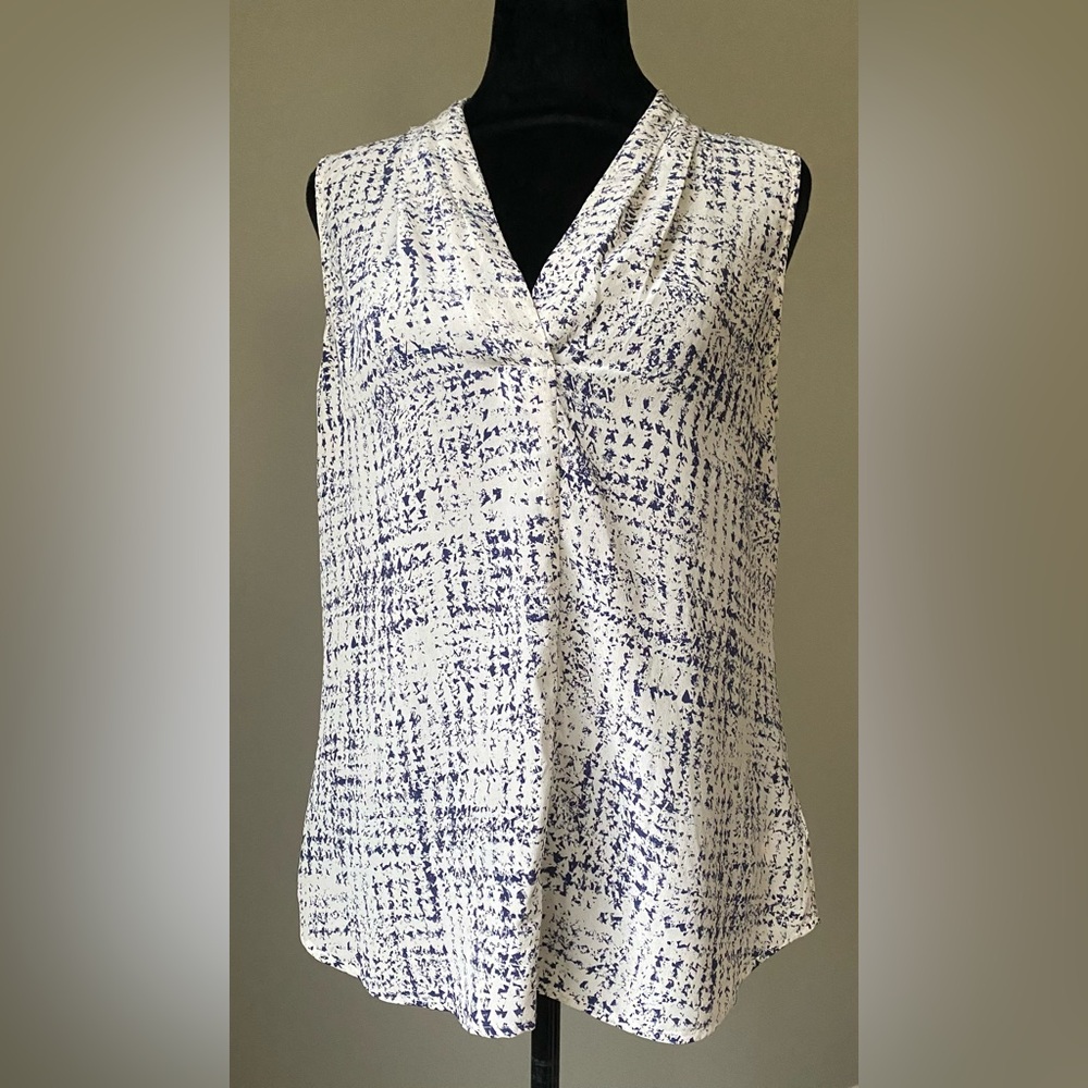 Mercer & Madison Sleeveless Silk V Neck Navy & White Top